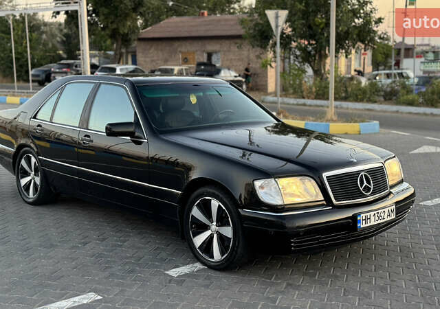 Чорний Мерседес С Клас, об'ємом двигуна 4.2 л та пробігом 240 тис. км за 5300 $, фото 9 на Automoto.ua