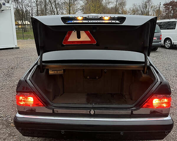 Черный Мерседес С Класс, объемом двигателя 5 л и пробегом 312 тыс. км за 23000 $, фото 25 на Automoto.ua