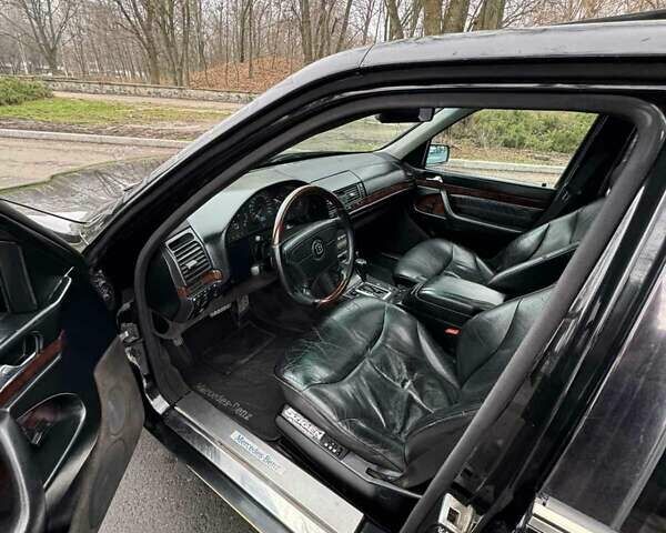 Черный Мерседес С Класс, объемом двигателя 5 л и пробегом 258 тыс. км за 6700 $, фото 9 на Automoto.ua