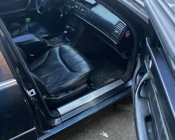 Чорний Мерседес С Клас, об'ємом двигуна 3 л та пробігом 350 тис. км за 4000 $, фото 7 на Automoto.ua