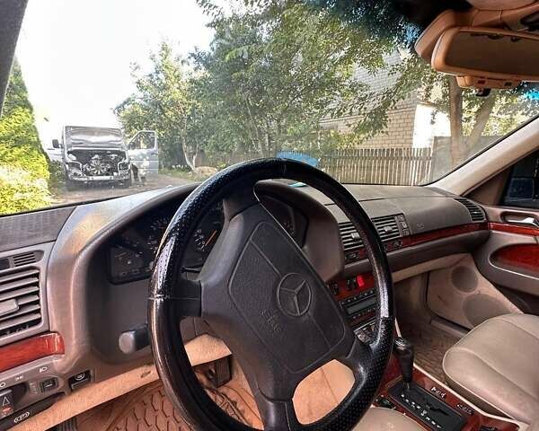 Черный Мерседес С Класс, объемом двигателя 0 л и пробегом 300 тыс. км за 10000 $, фото 5 на Automoto.ua