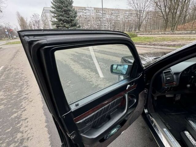 Черный Мерседес С Класс, объемом двигателя 4.2 л и пробегом 258 тыс. км за 6700 $, фото 21 на Automoto.ua