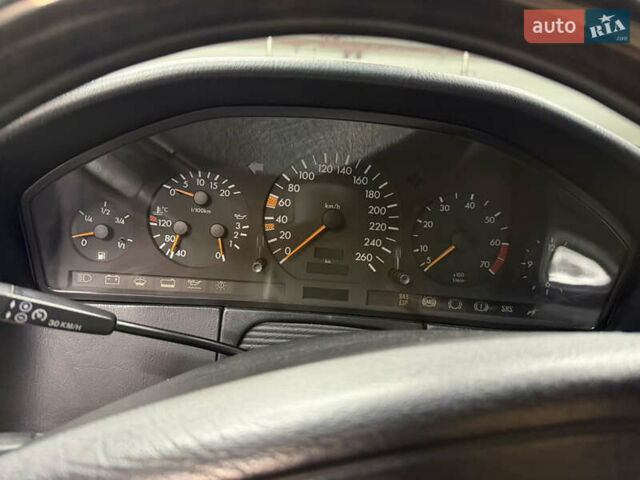 Черный Мерседес С Класс, объемом двигателя 4.97 л и пробегом 312 тыс. км за 27000 $, фото 50 на Automoto.ua