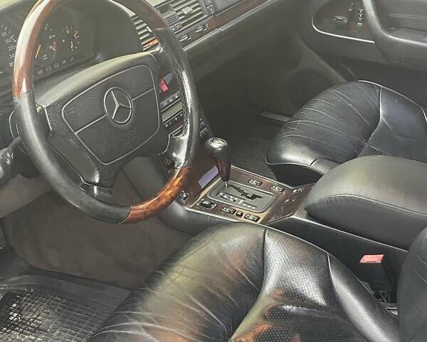 Черный Мерседес С Класс, объемом двигателя 3.2 л и пробегом 280 тыс. км за 8000 $, фото 6 на Automoto.ua