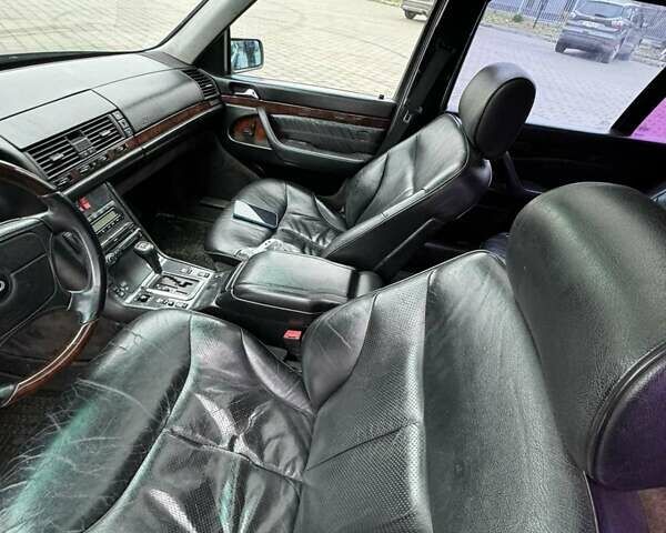 Черный Мерседес С Класс, объемом двигателя 4.2 л и пробегом 258 тыс. км за 6700 $, фото 4 на Automoto.ua