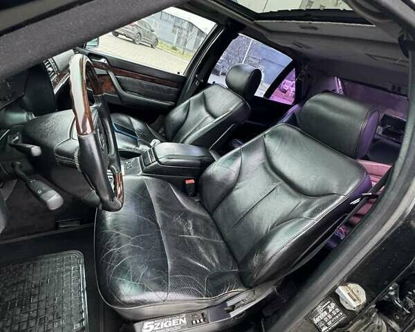 Черный Мерседес С Класс, объемом двигателя 4.2 л и пробегом 258 тыс. км за 6700 $, фото 3 на Automoto.ua