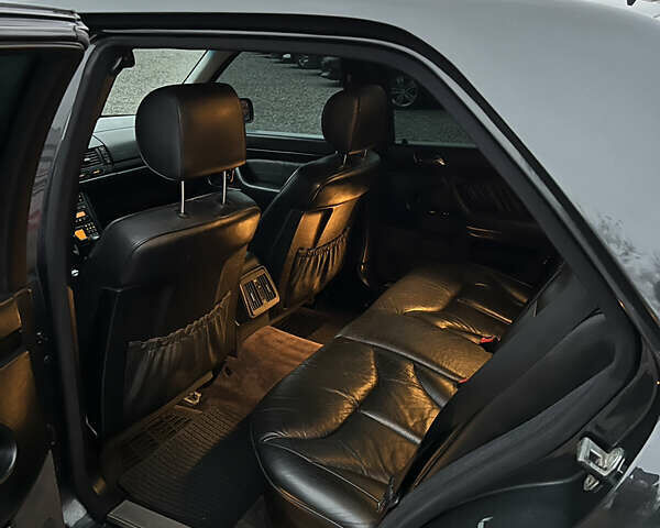 Черный Мерседес С Класс, объемом двигателя 5 л и пробегом 312 тыс. км за 23000 $, фото 21 на Automoto.ua