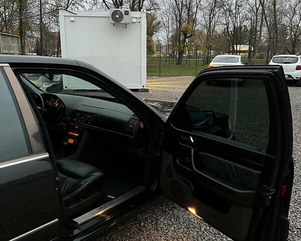 Черный Мерседес С Класс, объемом двигателя 5 л и пробегом 312 тыс. км за 23000 $, фото 16 на Automoto.ua