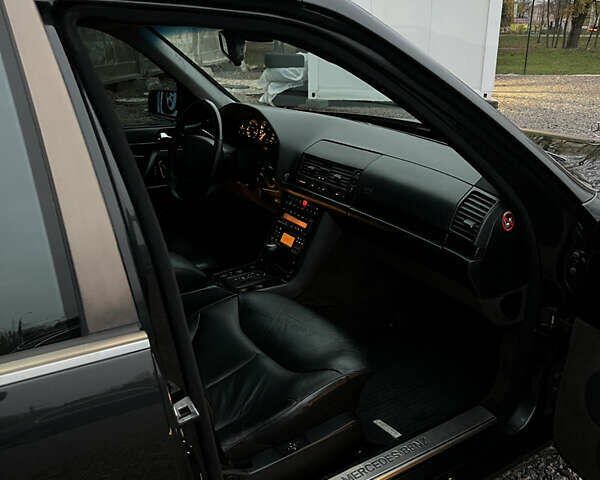 Черный Мерседес С Класс, объемом двигателя 5 л и пробегом 312 тыс. км за 23000 $, фото 17 на Automoto.ua