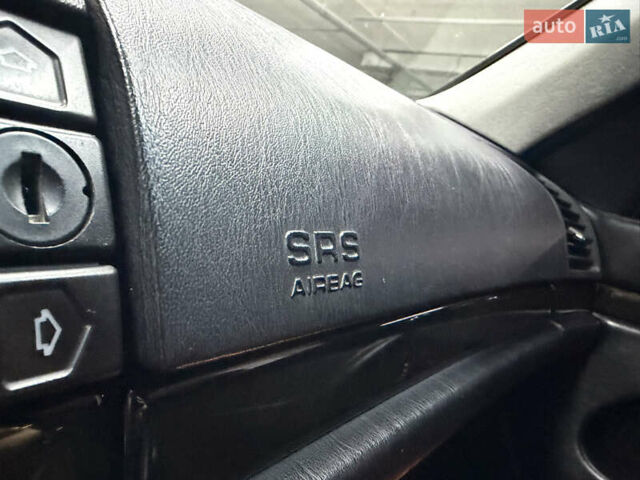 Черный Мерседес С Класс, объемом двигателя 4.97 л и пробегом 312 тыс. км за 27000 $, фото 49 на Automoto.ua