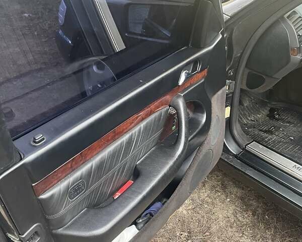 Черный Мерседес С Класс, объемом двигателя 3.2 л и пробегом 280 тыс. км за 8000 $, фото 7 на Automoto.ua