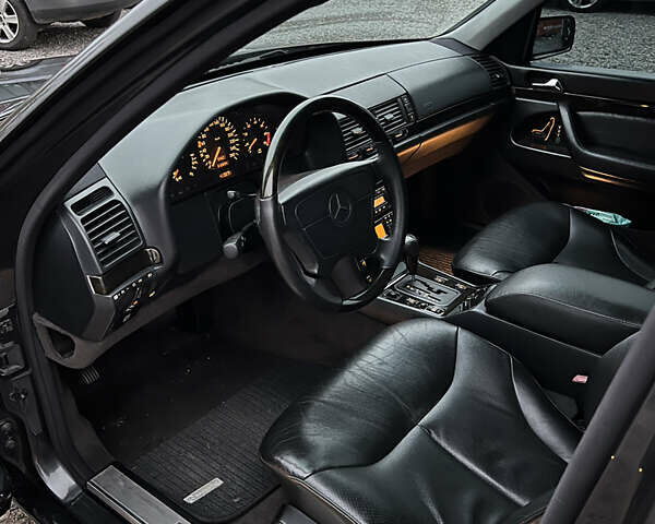 Черный Мерседес С Класс, объемом двигателя 5 л и пробегом 312 тыс. км за 23000 $, фото 10 на Automoto.ua