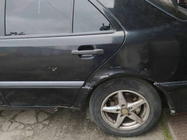 Чорний Мерседес С Клас, об'ємом двигуна 2 л та пробігом 420 тис. км за 950 $, фото 6 на Automoto.ua