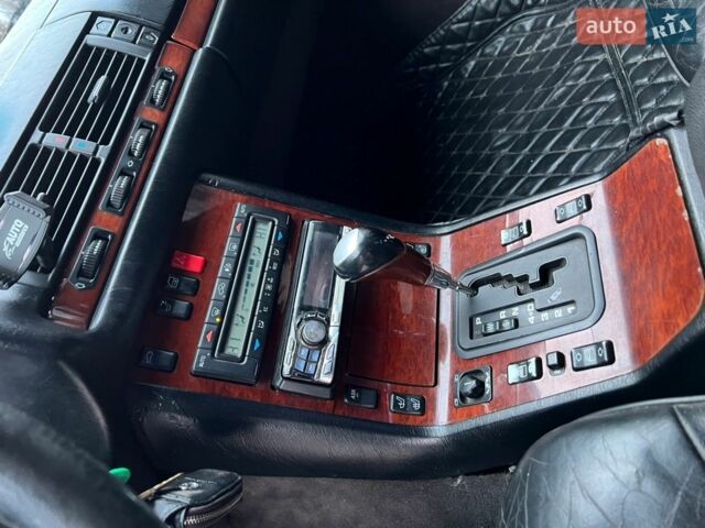 Чорний Мерседес С Клас, об'ємом двигуна 3.2 л та пробігом 627 тис. км за 3600 $, фото 17 на Automoto.ua