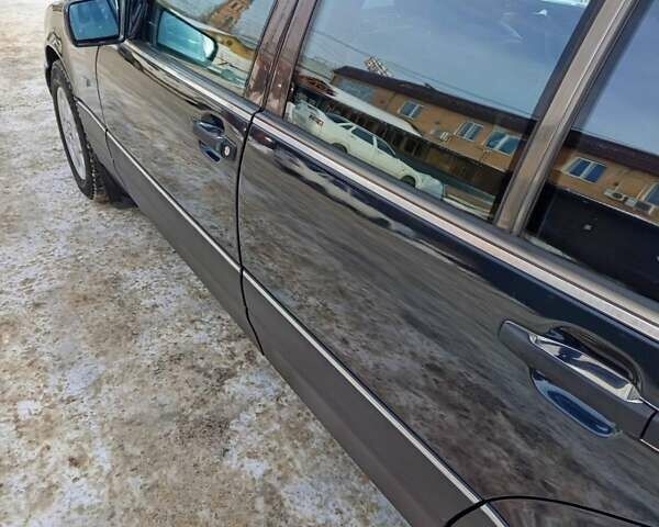 Черный Мерседес С Класс, объемом двигателя 4.2 л и пробегом 354 тыс. км за 9400 $, фото 7 на Automoto.ua