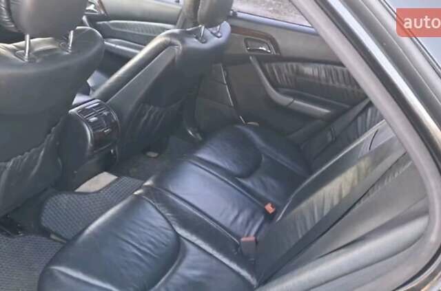 Черный Мерседес С Класс, объемом двигателя 5 л и пробегом 300 тыс. км за 5500 $, фото 11 на Automoto.ua