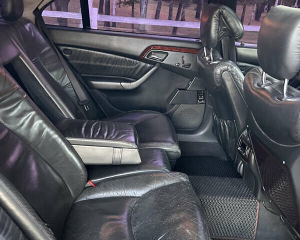Чорний Мерседес С Клас, об'ємом двигуна 5 л та пробігом 350 тис. км за 5000 $, фото 11 на Automoto.ua