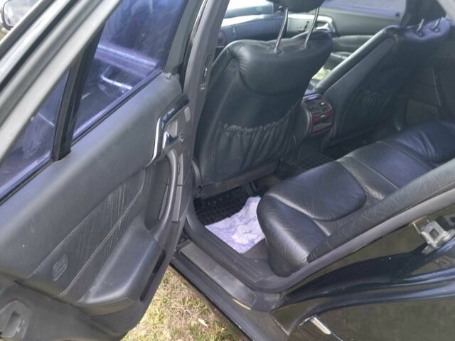 Черный Мерседес С Класс, объемом двигателя 3.2 л и пробегом 300 тыс. км за 3899 $, фото 10 на Automoto.ua