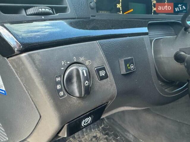 Чорний Мерседес С Клас, об'ємом двигуна 4.97 л та пробігом 299 тис. км за 6190 $, фото 17 на Automoto.ua