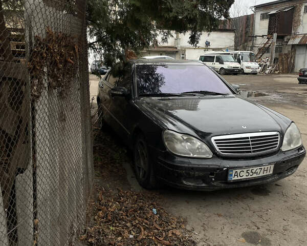 Черный Мерседес С Класс, объемом двигателя 4.27 л и пробегом 389 тыс. км за 4700 $, фото 1 на Automoto.ua