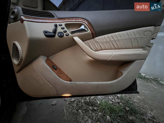 Черный Мерседес С Класс, объемом двигателя 5 л и пробегом 299 тыс. км за 4200 $, фото 5 на Automoto.ua