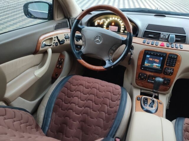 Черный Мерседес С Класс, объемом двигателя 5 л и пробегом 360 тыс. км за 5200 $, фото 5 на Automoto.ua