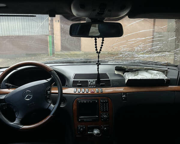 Черный Мерседес С Класс, объемом двигателя 4.27 л и пробегом 389 тыс. км за 4700 $, фото 6 на Automoto.ua