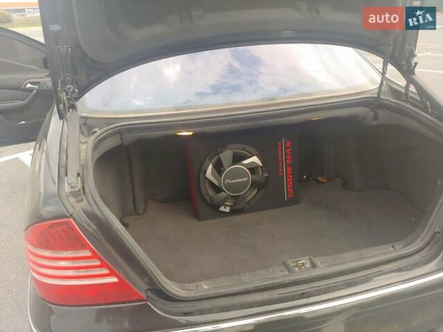 Чорний Мерседес С Клас, об'ємом двигуна 4.3 л та пробігом 268 тис. км за 10000 $, фото 13 на Automoto.ua