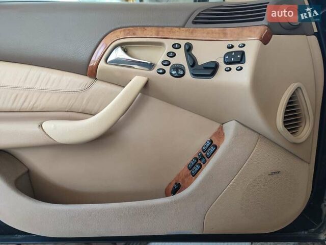 Черный Мерседес С Класс, объемом двигателя 4.97 л и пробегом 360 тыс. км за 5400 $, фото 22 на Automoto.ua