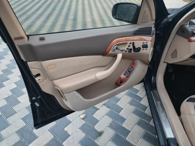 Черный Мерседес С Класс, объемом двигателя 5 л и пробегом 360 тыс. км за 5200 $, фото 13 на Automoto.ua