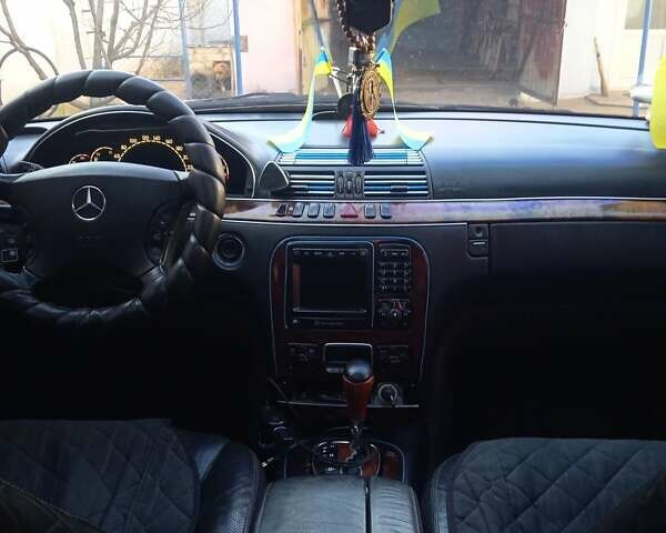 Черный Мерседес С Класс, объемом двигателя 5 л и пробегом 228 тыс. км за 5300 $, фото 7 на Automoto.ua