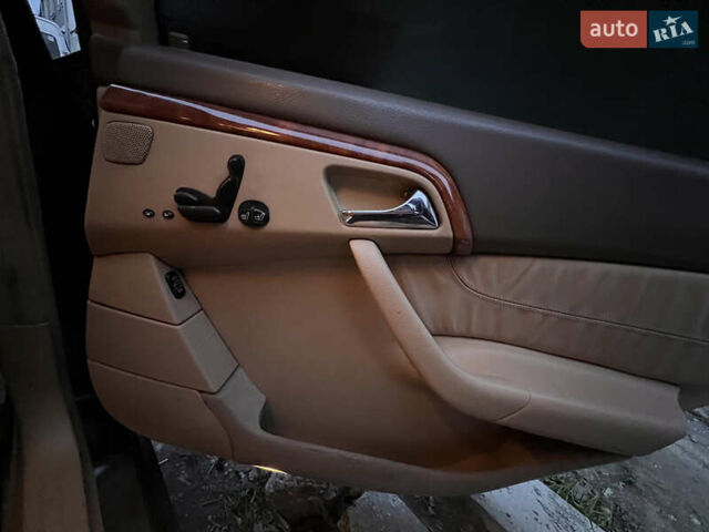 Черный Мерседес С Класс, объемом двигателя 5 л и пробегом 299 тыс. км за 4200 $, фото 8 на Automoto.ua