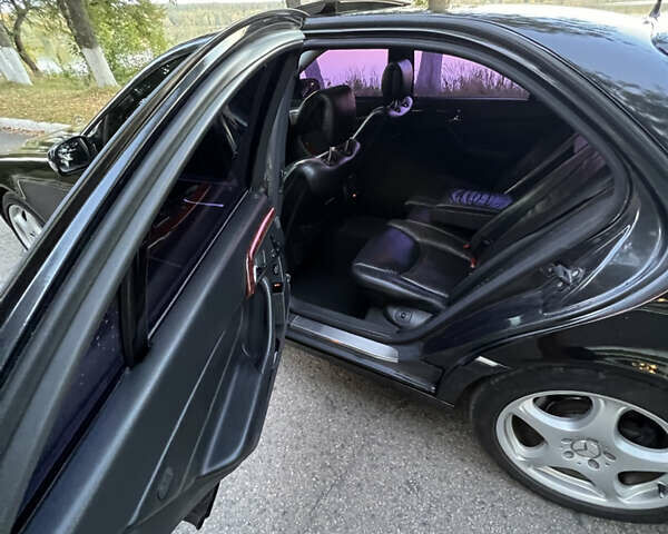 Чорний Мерседес С Клас, об'ємом двигуна 5 л та пробігом 350 тис. км за 5000 $, фото 10 на Automoto.ua