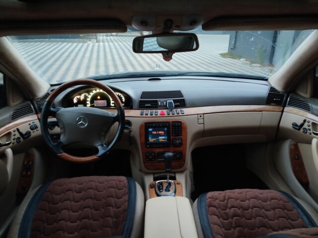 Черный Мерседес С Класс, объемом двигателя 5 л и пробегом 360 тыс. км за 5200 $, фото 6 на Automoto.ua