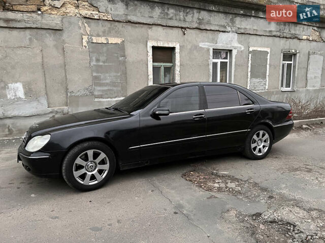 Черный Мерседес С Класс, объемом двигателя 5 л и пробегом 299 тыс. км за 4200 $, фото 11 на Automoto.ua