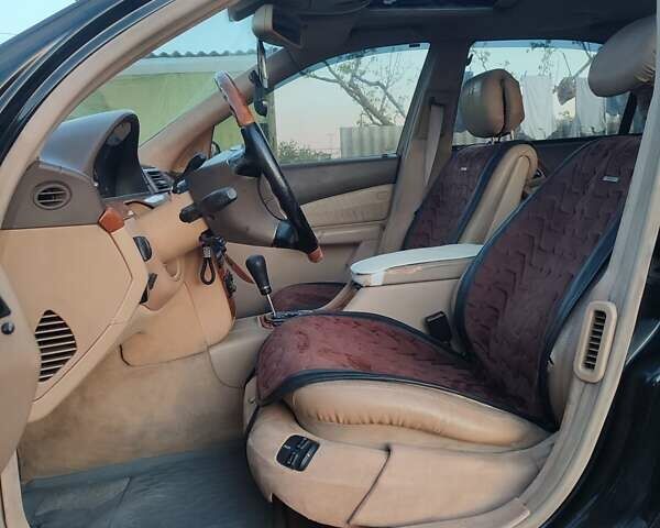 Черный Мерседес С Класс, объемом двигателя 4.97 л и пробегом 360 тыс. км за 4500 $, фото 17 на Automoto.ua