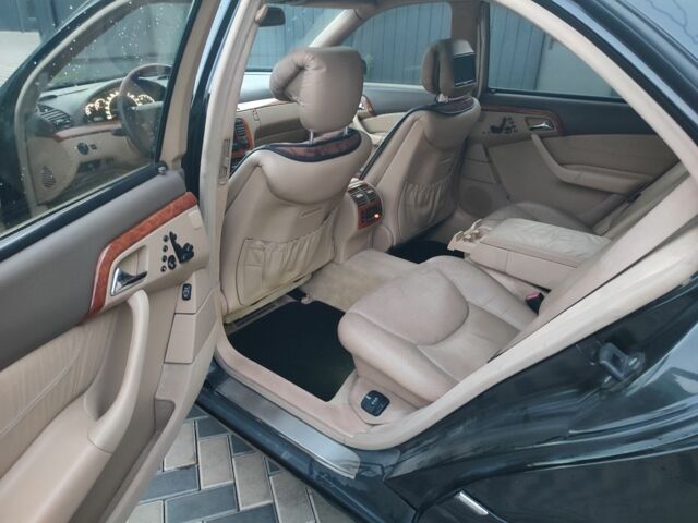 Черный Мерседес С Класс, объемом двигателя 5 л и пробегом 360 тыс. км за 5200 $, фото 11 на Automoto.ua