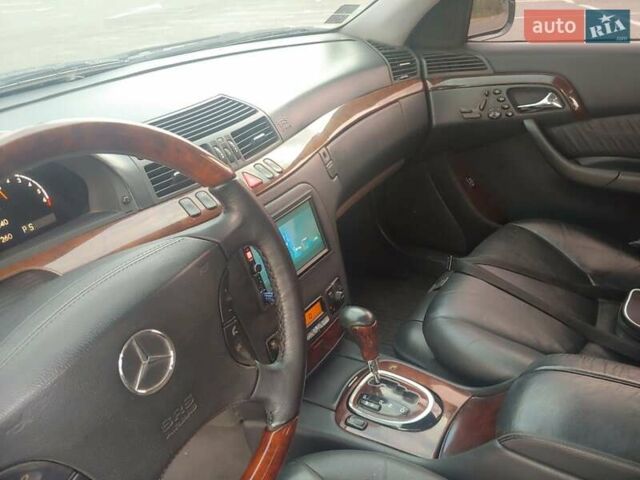 Чорний Мерседес С Клас, об'ємом двигуна 4.3 л та пробігом 268 тис. км за 10000 $, фото 10 на Automoto.ua