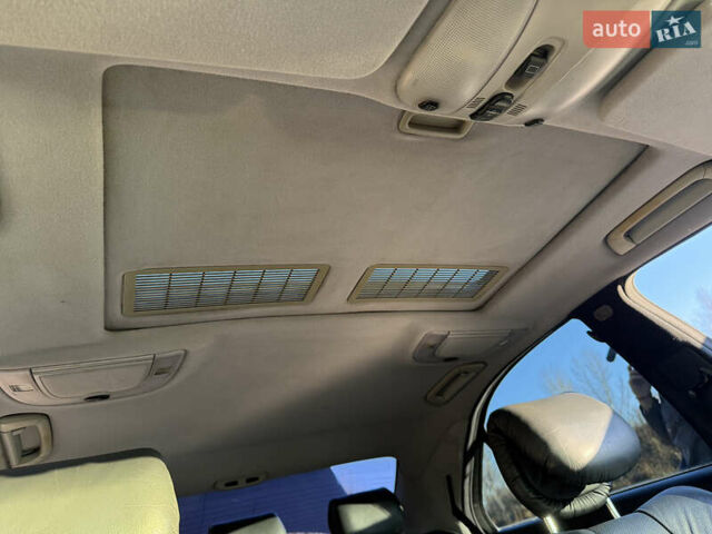 Черный Мерседес С Класс, объемом двигателя 3.2 л и пробегом 325 тыс. км за 7500 $, фото 24 на Automoto.ua