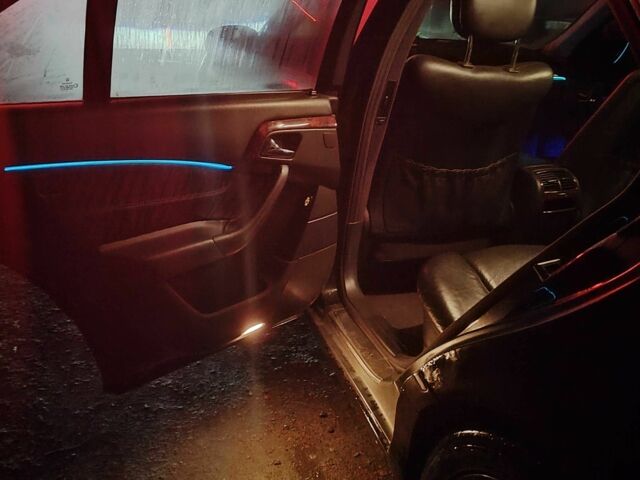 Чорний Мерседес С Клас, об'ємом двигуна 3.2 л та пробігом 430 тис. км за 4500 $, фото 14 на Automoto.ua