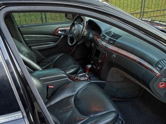 Черный Мерседес С Класс, объемом двигателя 5 л и пробегом 450 тыс. км за 5700 $, фото 4 на Automoto.ua