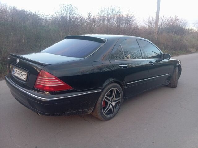 Черный Мерседес С Класс, объемом двигателя 5 л и пробегом 377 тыс. км за 4400 $, фото 1 на Automoto.ua