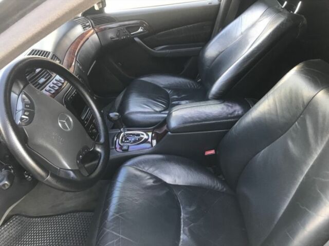 Черный Мерседес С Класс, объемом двигателя 4.3 л и пробегом 350 тыс. км за 6500 $, фото 4 на Automoto.ua