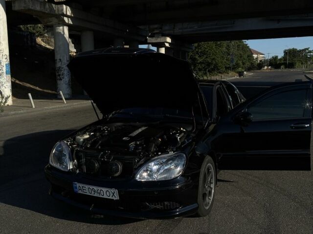 Чорний Мерседес С Клас, об'ємом двигуна 4.3 л та пробігом 220 тис. км за 5300 $, фото 1 на Automoto.ua