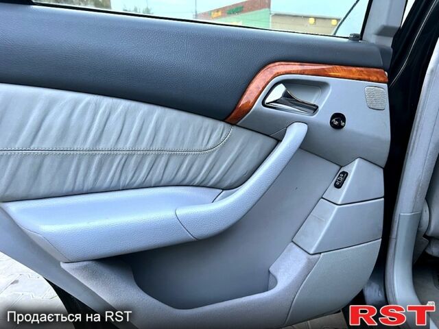 Мерседес С Клас 2000 у Одесі на Automoto.ua Чорний Мерседес С Клас, об'ємом двигуна 5 л та пробігом 0 тис. км за 4500 $, фото 7 на Automoto.ua