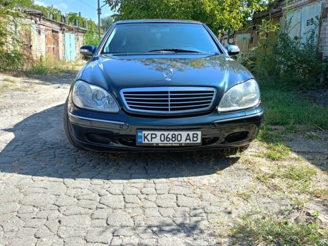Чорний Мерседес С Клас, об'ємом двигуна 5 л та пробігом 400 тис. км за 4800 $, фото 1 на Automoto.ua
