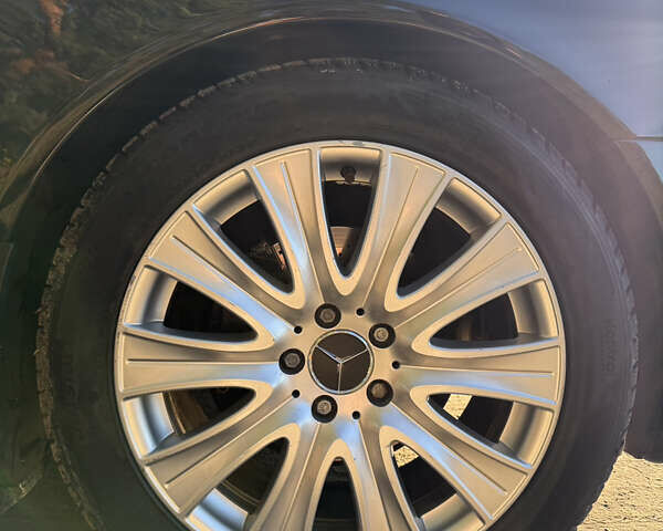 Черный Мерседес С Класс, объемом двигателя 3.2 л и пробегом 325 тыс. км за 7500 $, фото 5 на Automoto.ua