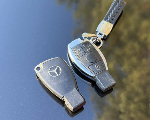 Черный Мерседес С Класс, объемом двигателя 3.2 л и пробегом 325 тыс. км за 7500 $, фото 34 на Automoto.ua