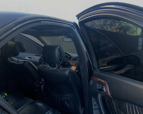 Черный Мерседес С Класс, объемом двигателя 3.2 л и пробегом 400 тыс. км за 4500 $, фото 10 на Automoto.ua