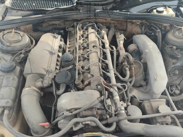 Чорний Мерседес С Клас, об'ємом двигуна 3.2 л та пробігом 430 тис. км за 4500 $, фото 8 на Automoto.ua